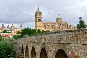 Las dos Catedrales y el Puente Romano sobre el Tormes